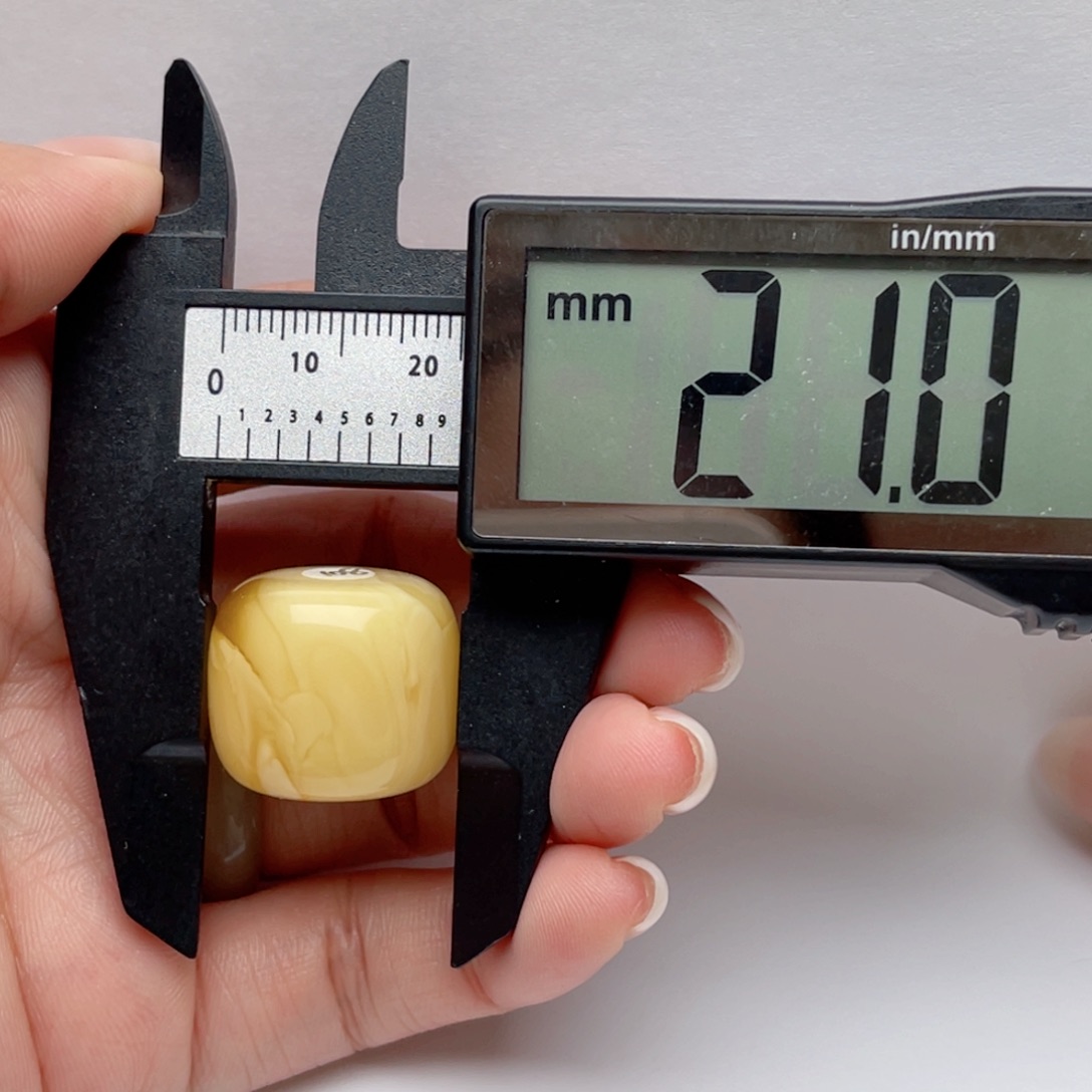 蜜蜡裸石未镶嵌是***～蜜蜡墩子 思思