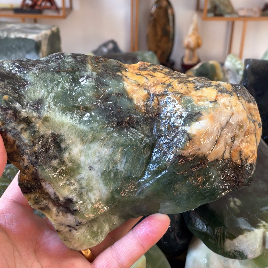 蛇纹石玉未镶嵌中国四大名玉简易