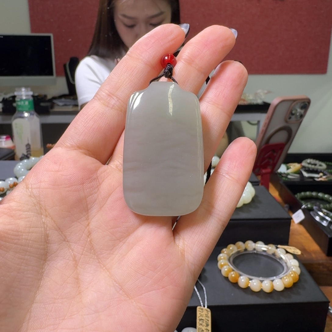 和田玉颈饰未镶嵌