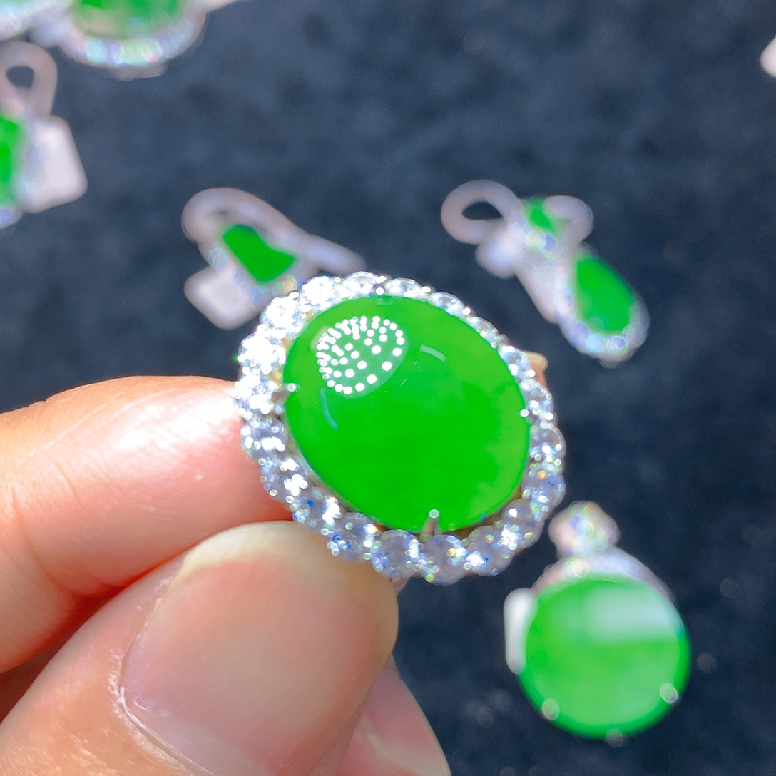 颈饰银S925镶嵌翡翠