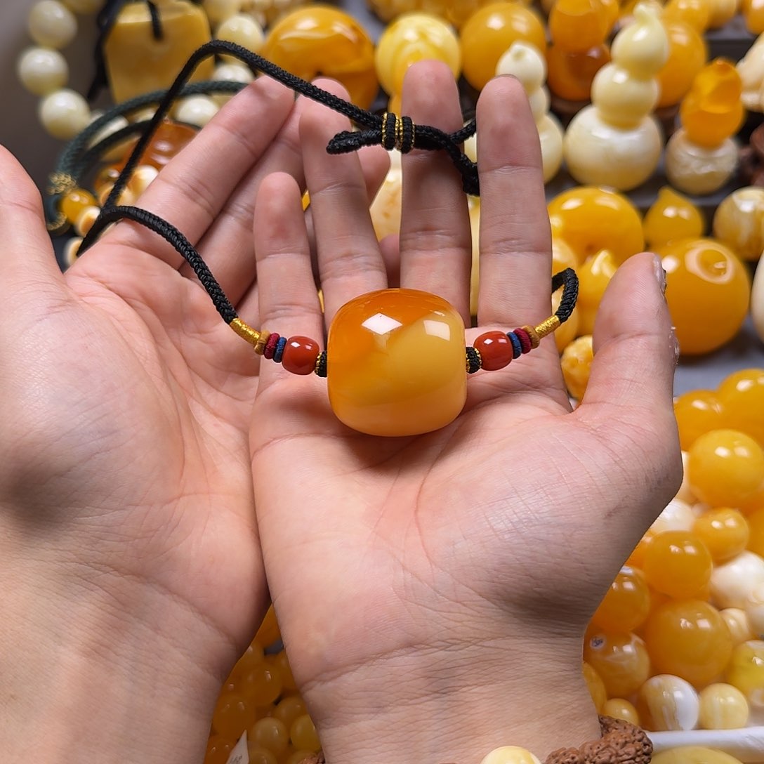 蜜蜡珠宝奇石未镶嵌墩子