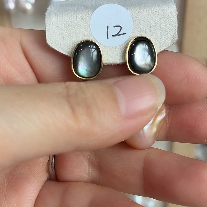 是***吖未镶嵌淡水珍珠耳饰