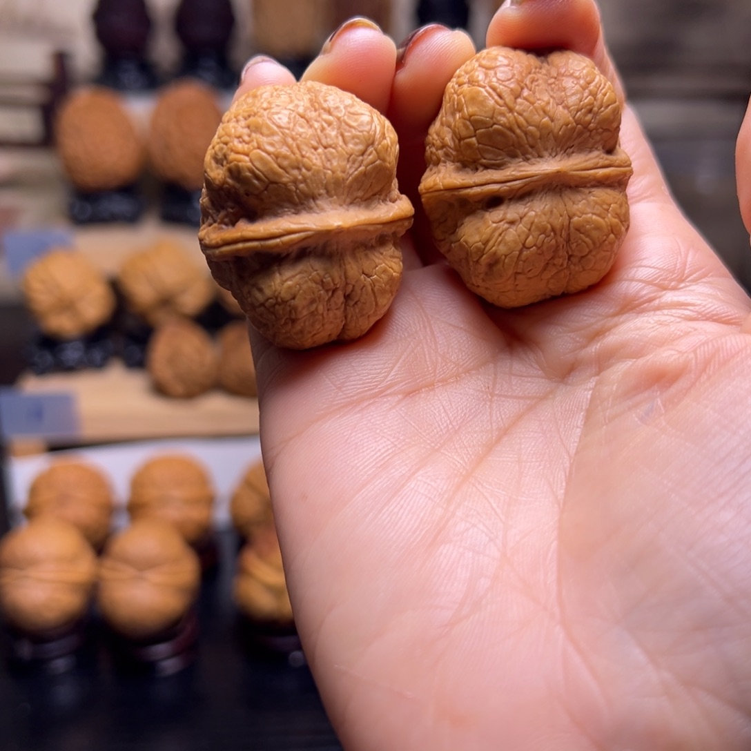 文玩核桃把件方尊H25