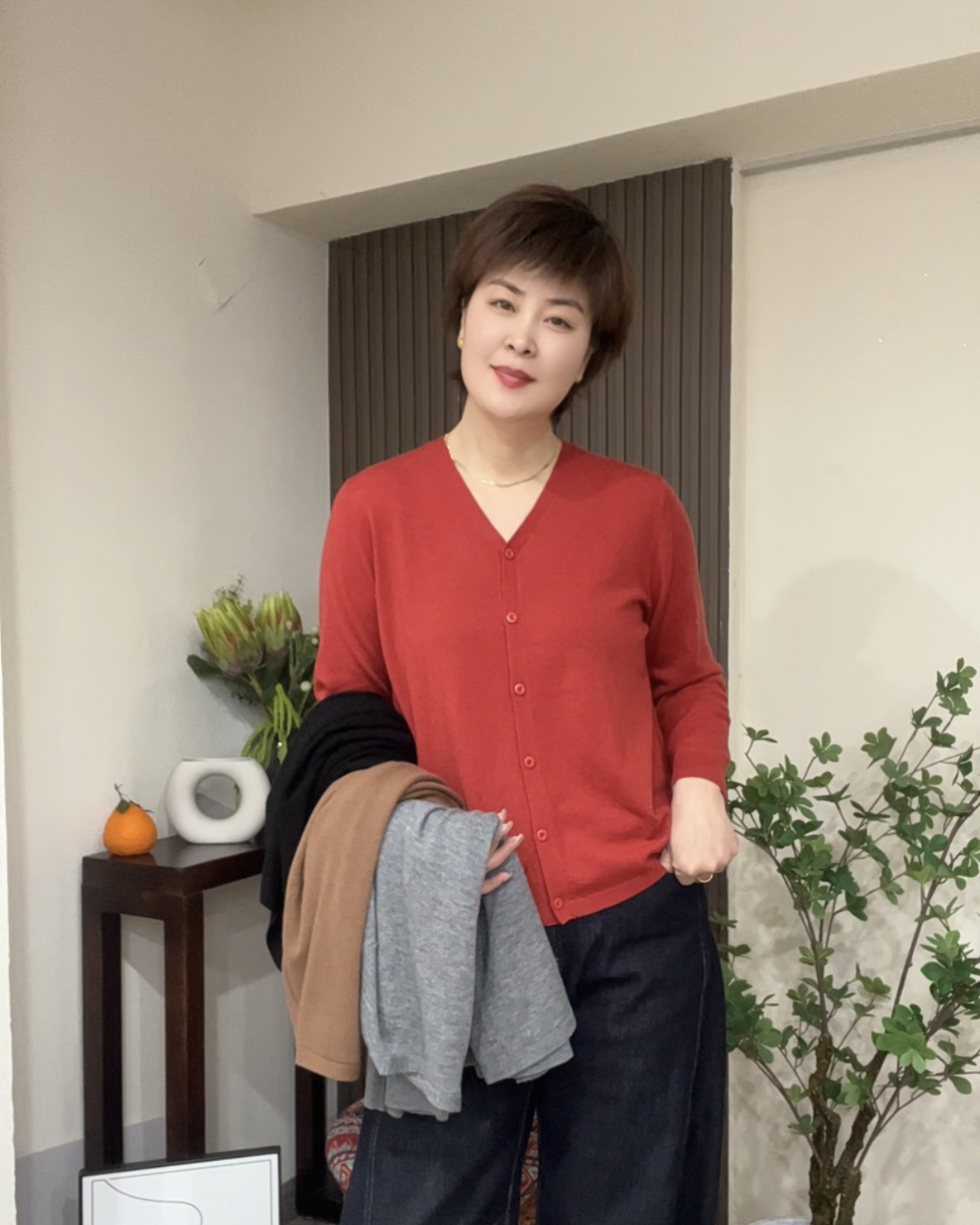 ZHIJIEFUSHI.纯色V领超细美丽诺羊毛针织开衫22126