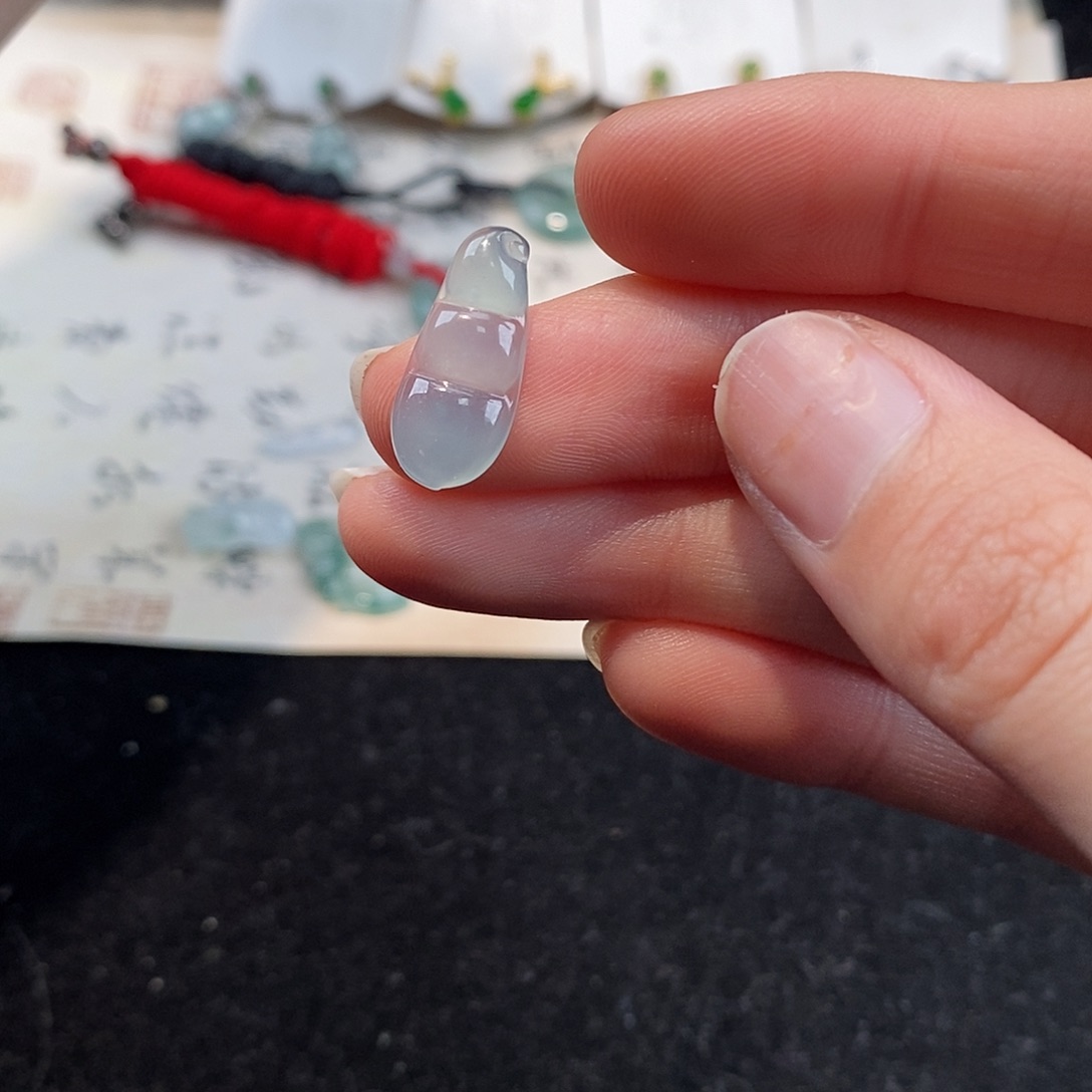 翡翠颈饰未镶嵌天然翡翠