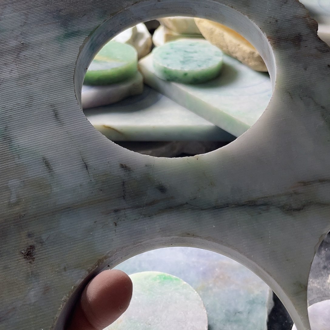 翡翠颈饰未镶嵌毛料96