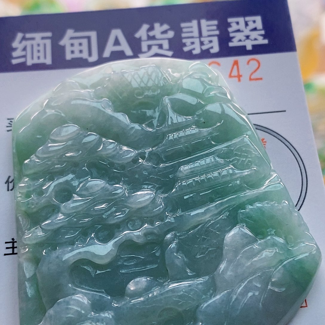 吊坠(不含链)未镶嵌翡翠