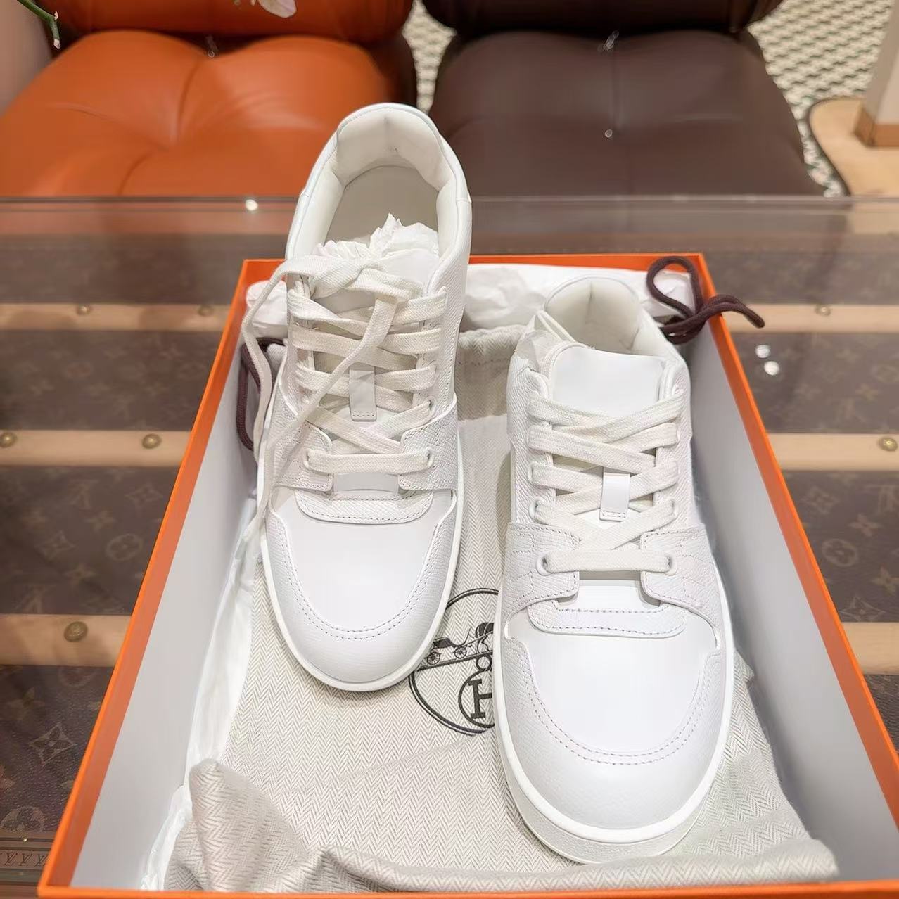 全新未使用 Hermes/爱马仕 新款小白鞋 经典好搭配36.5码 