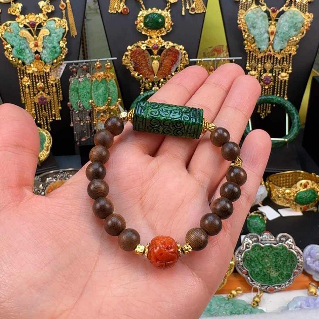 翡翠未镶嵌颈饰手串 炸价