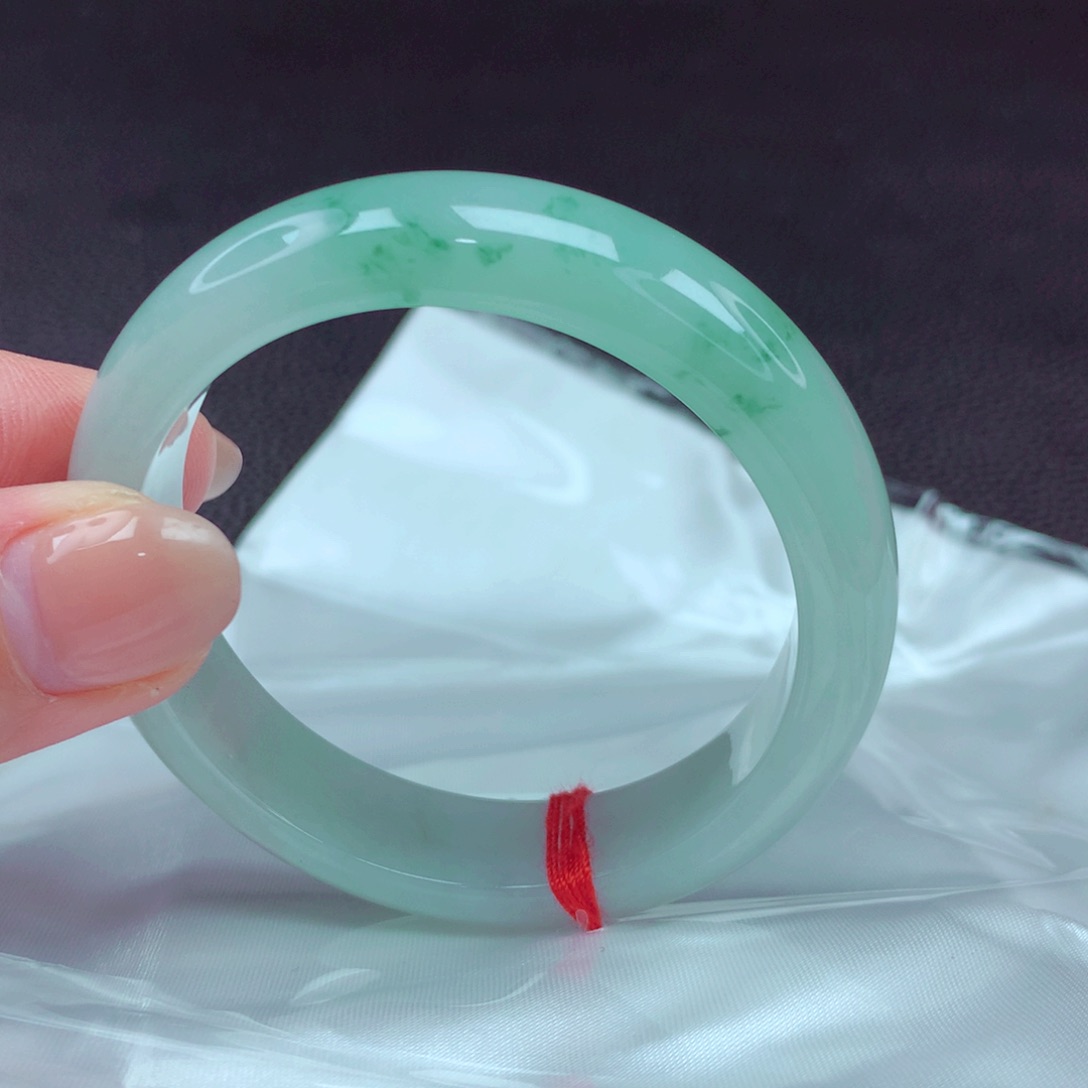 翡翠手镯未镶嵌手镯88