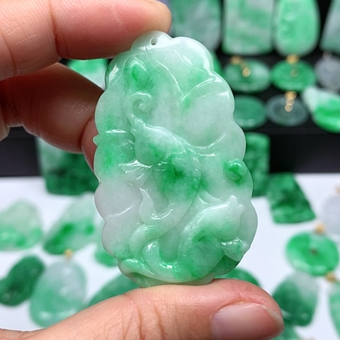 翡翠吊坠(不含链)18K金镶嵌