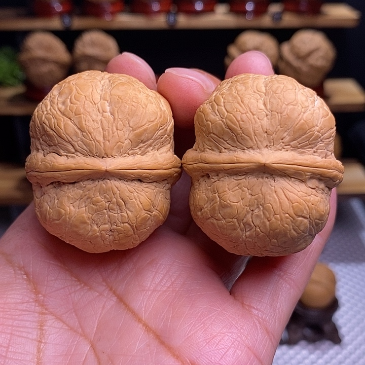 文玩核桃吊坠艳*天金蟒萌萌包128
