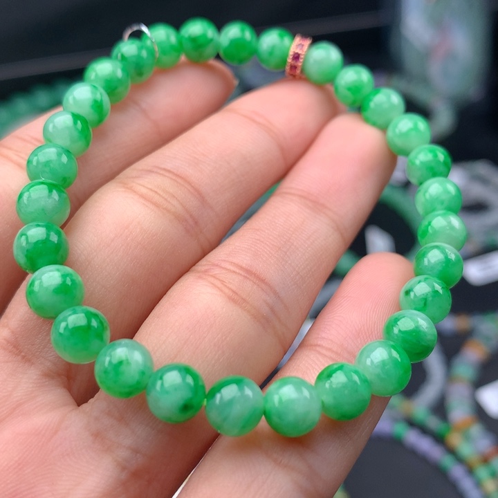 翡翠手镯未镶嵌卡