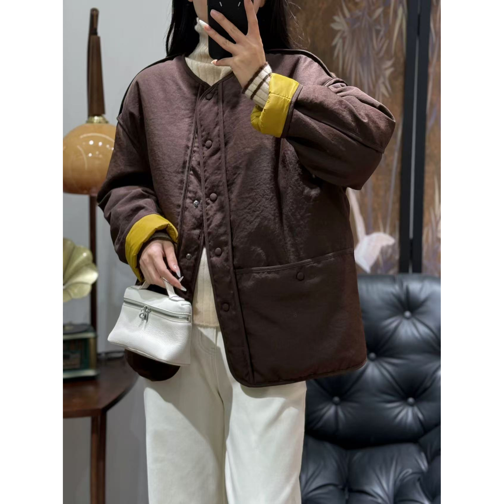 8987两色圆领撞色外套