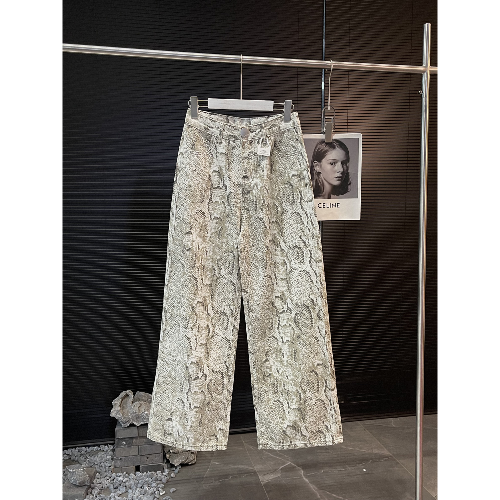 杏色阔腿蛇纹裤M6063