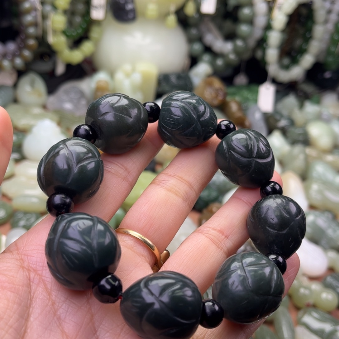 和田玉未镶嵌手串