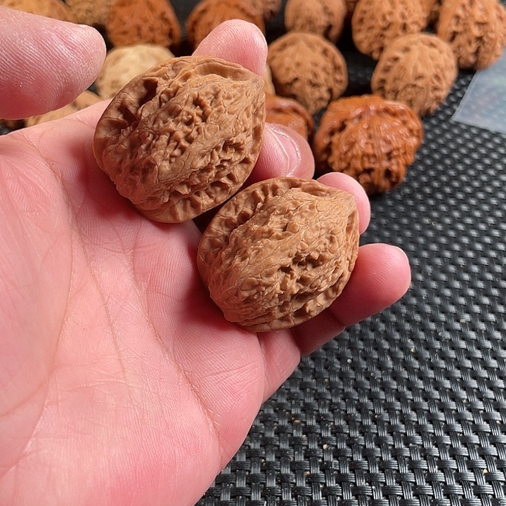 好***点文玩核桃把件鸡心35