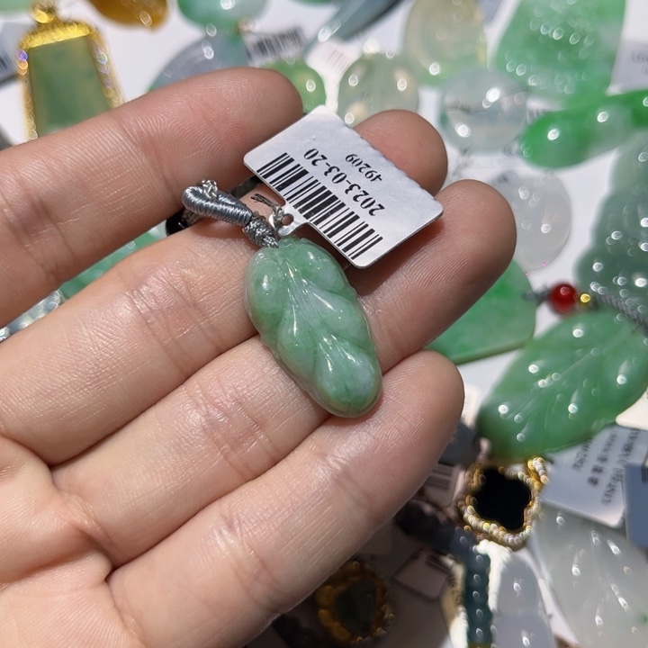 翡翠颈饰未镶嵌天然翡翠A货