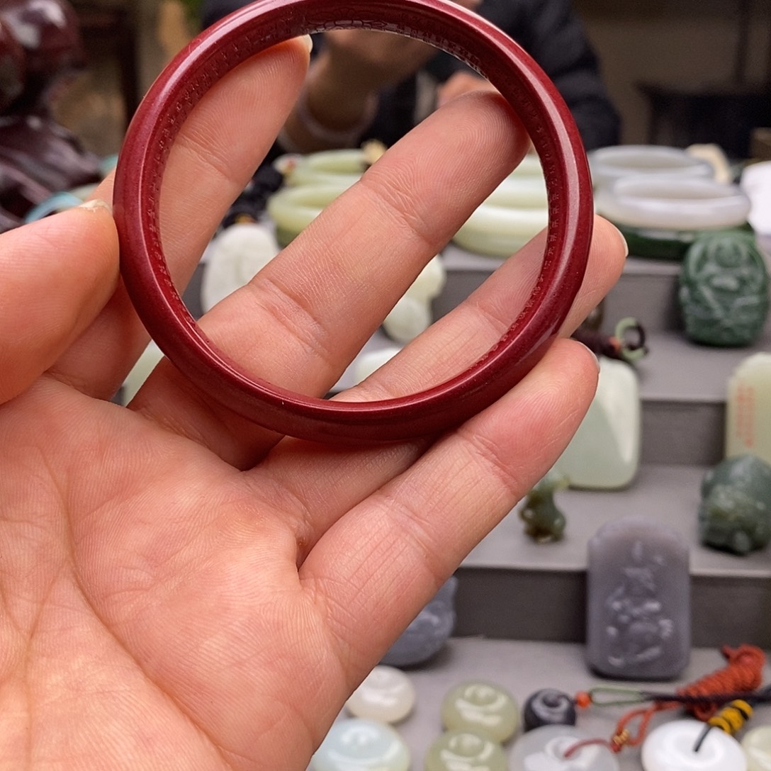 和田玉未镶嵌颈饰朱砂手镯60+圈口