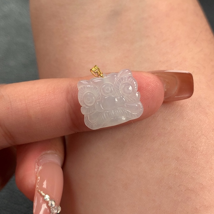 翡翠颈饰18K金镶嵌年兽