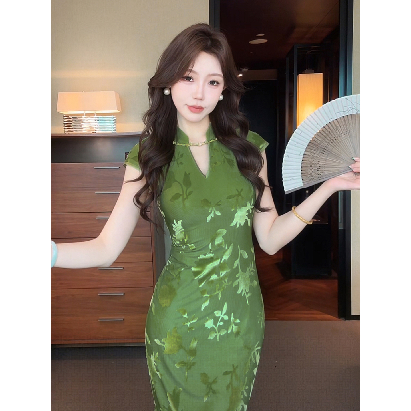 凌茜恣禾【匆茵语】国风新中式绿色丝绒裙收腰显瘦旗袍裙唐装裙子