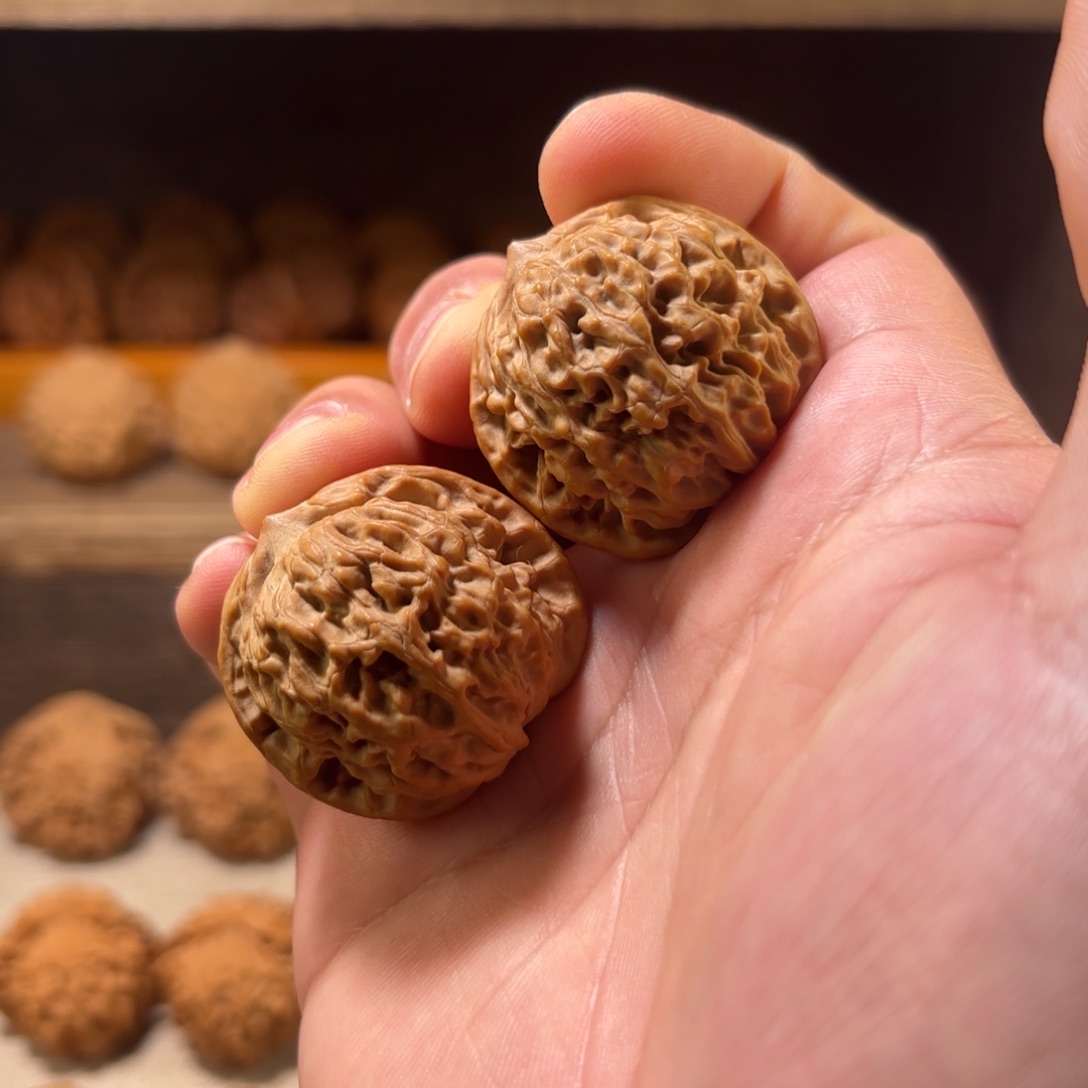 文玩核桃吊坠全品野生原树乾坤狮子头边36