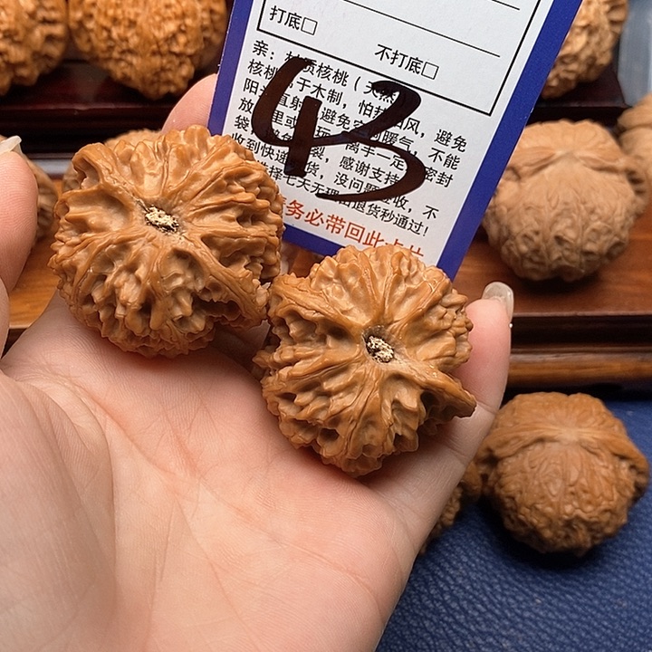 桃核吊坠苹果园狮子头44