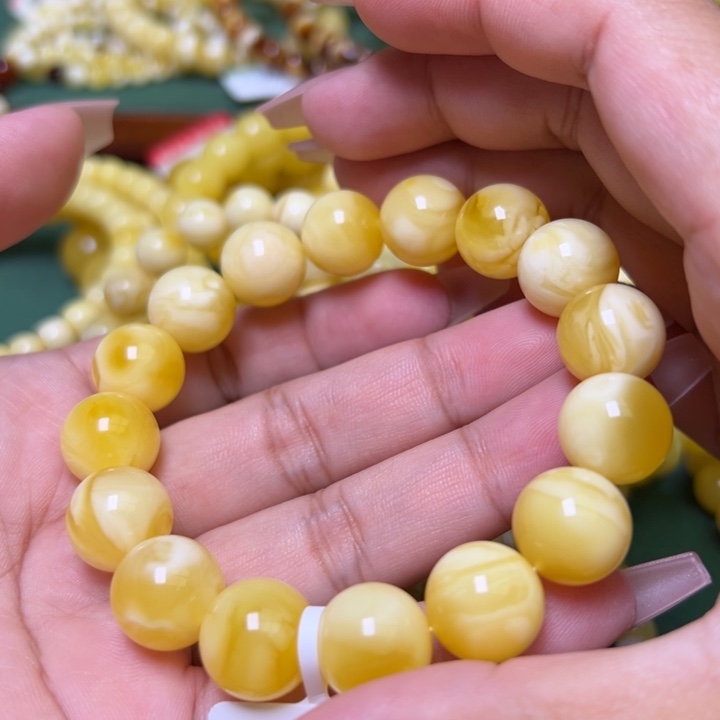 蜜蜡未镶嵌珠宝奇石