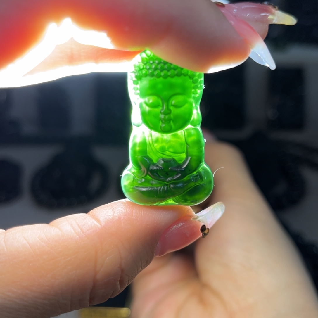 蛇纹石玉颈饰合金