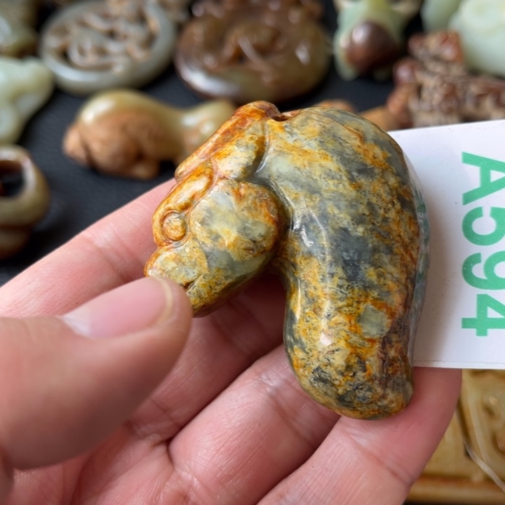 和田玉颈饰未镶嵌