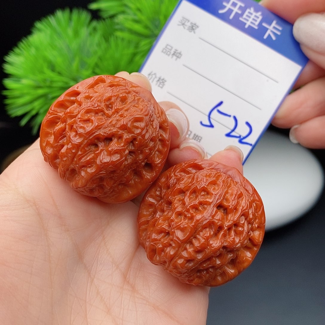 文玩核桃把件37血麒麟522