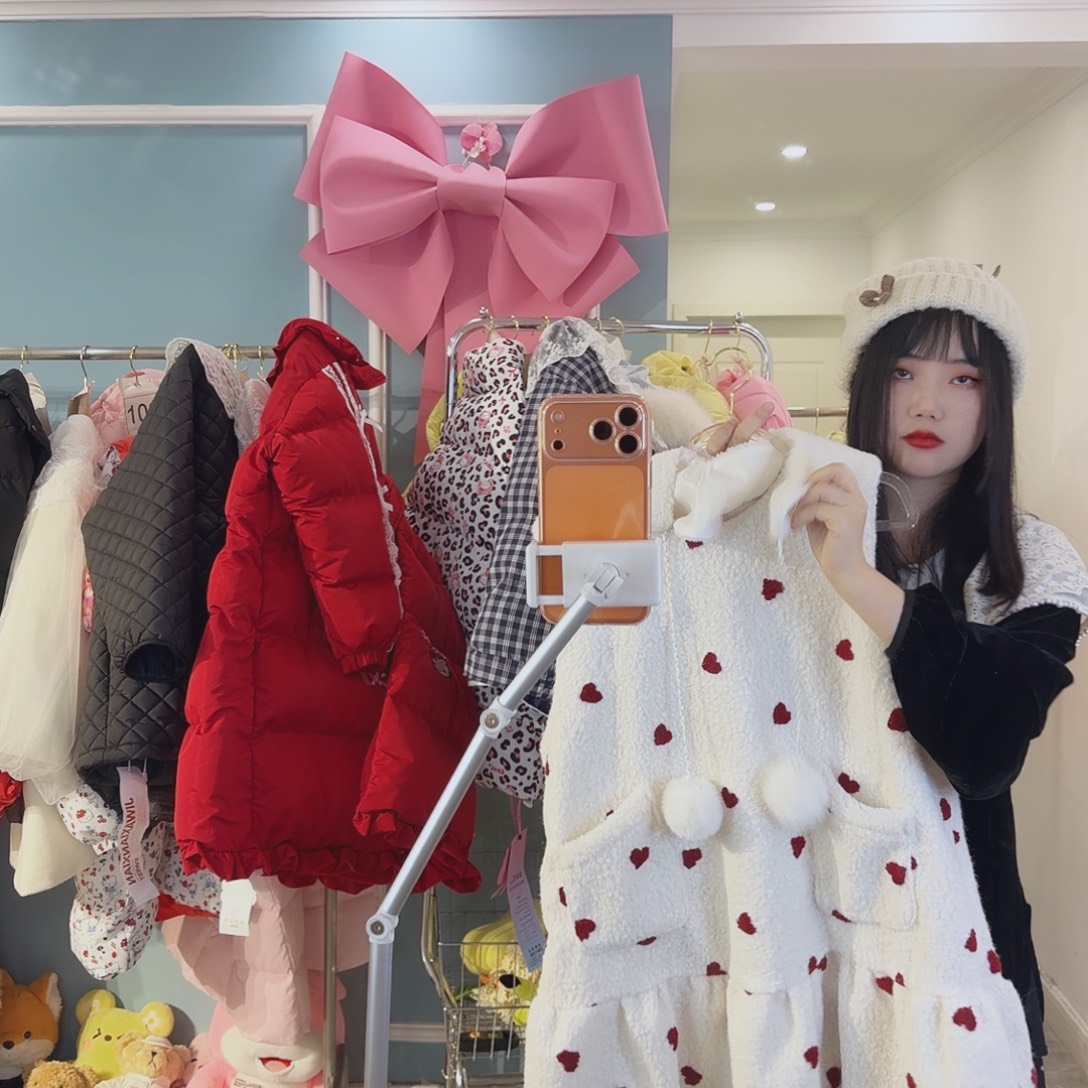 毛呢背心裙爱心裙➕领子