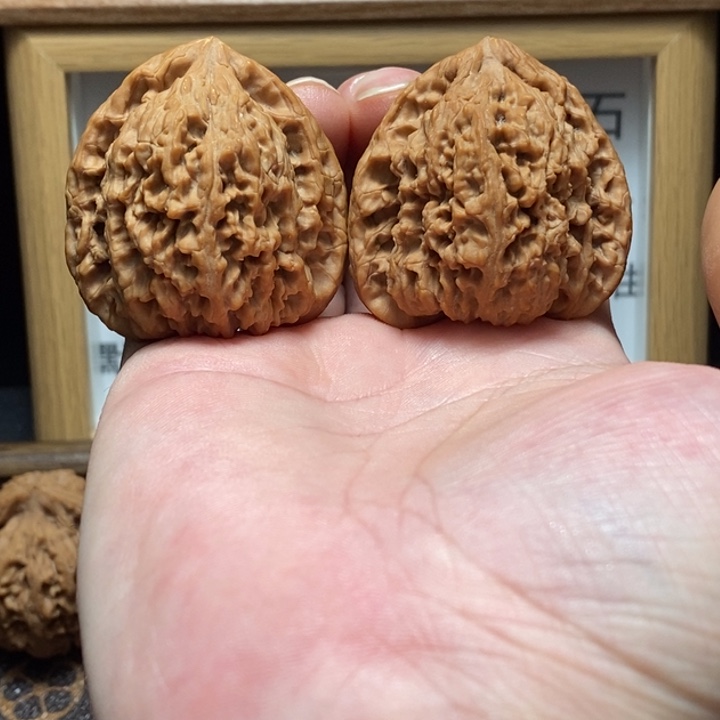 C*** 文玩核桃吊坠南疆