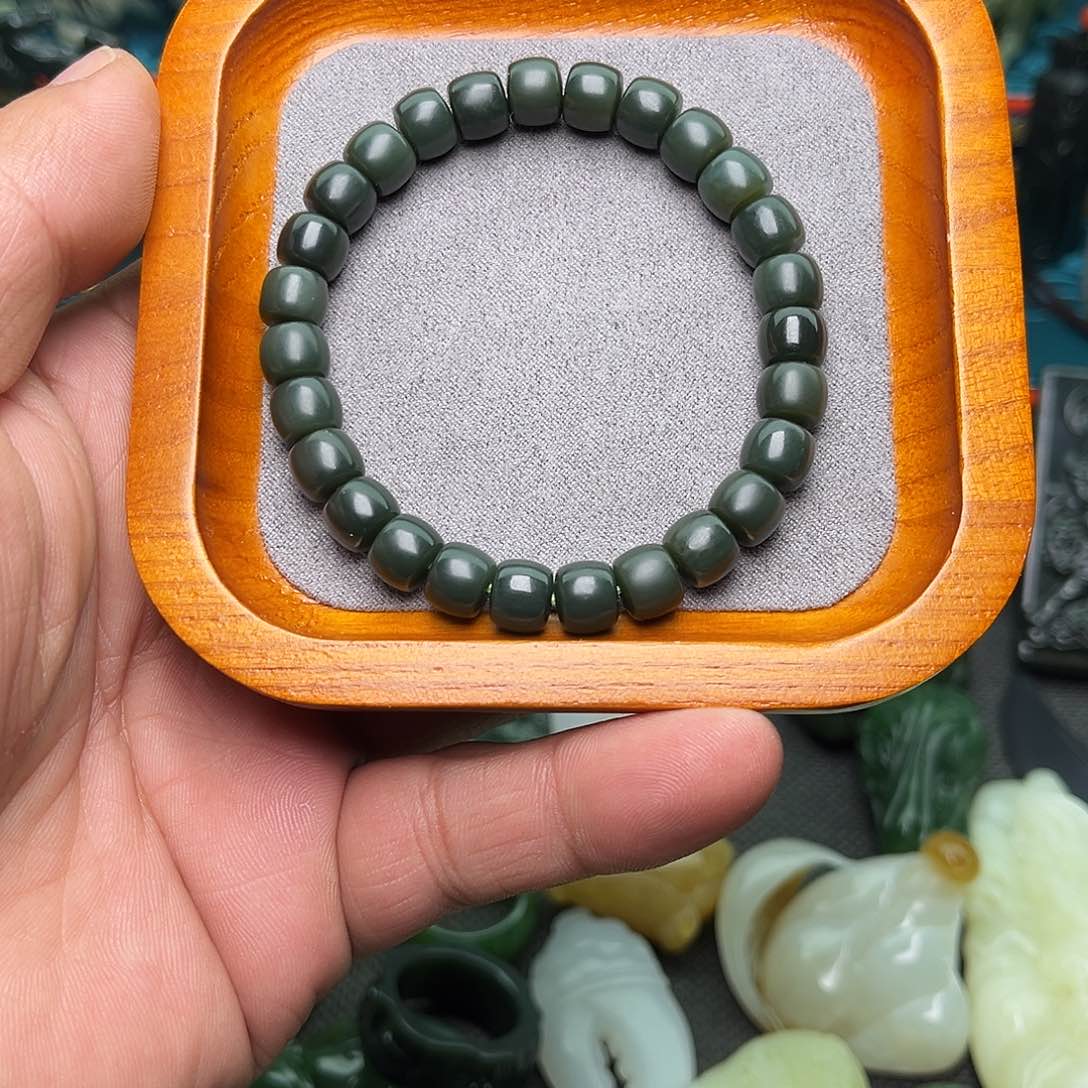 和田玉颈饰未镶嵌