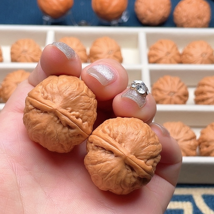 文玩核桃把件黄金求