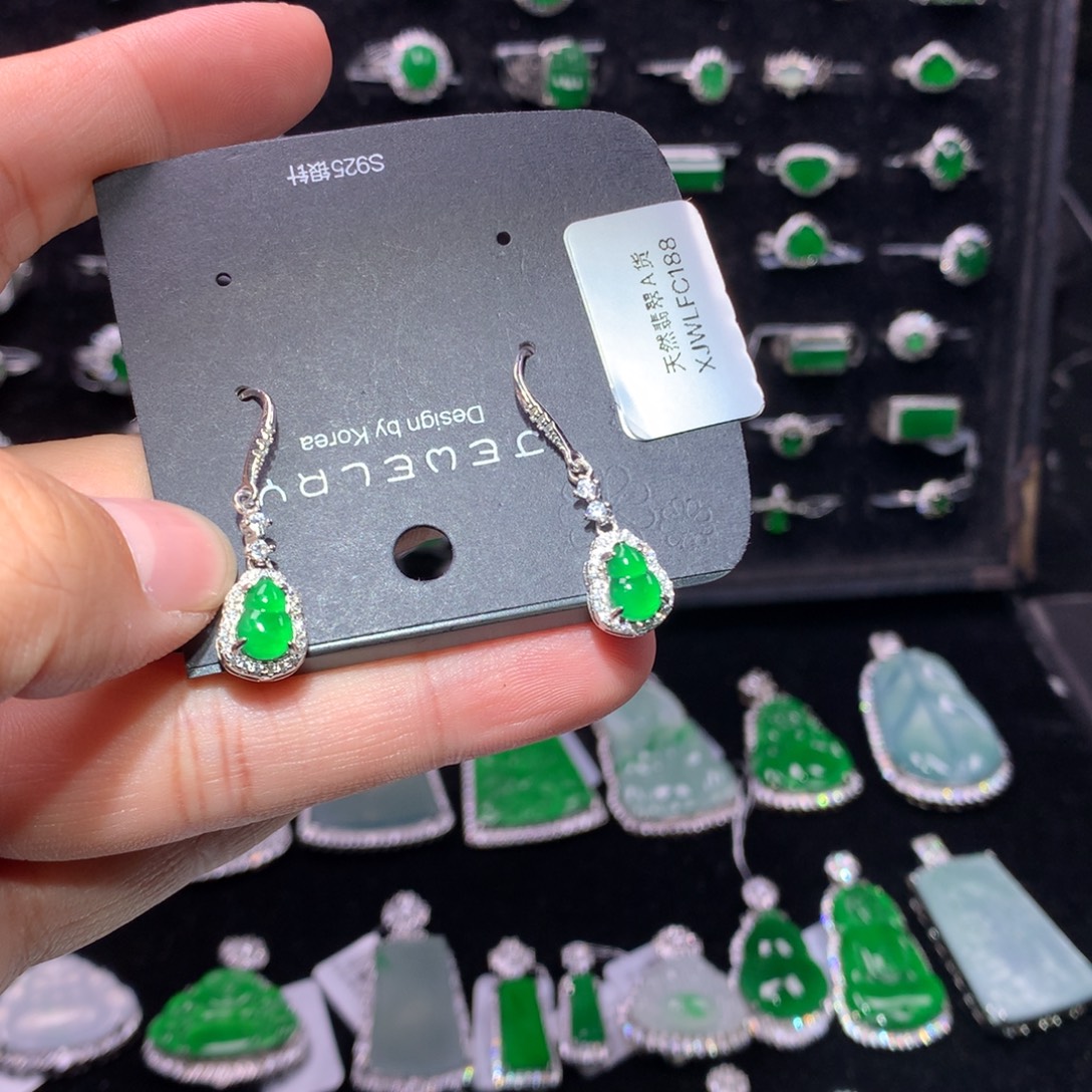 翡翠银S925镶嵌颈饰翡翠