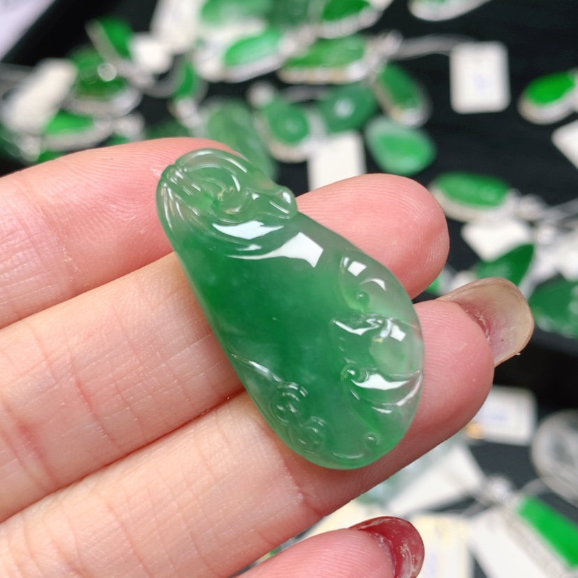 【闪购商品】翡翠吊坠(不含链)未镶嵌