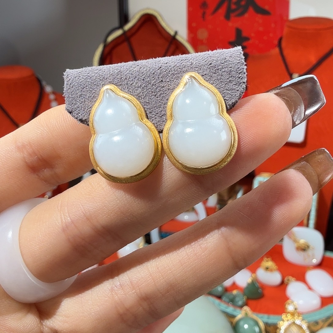 和田玉18K金镶嵌颈饰