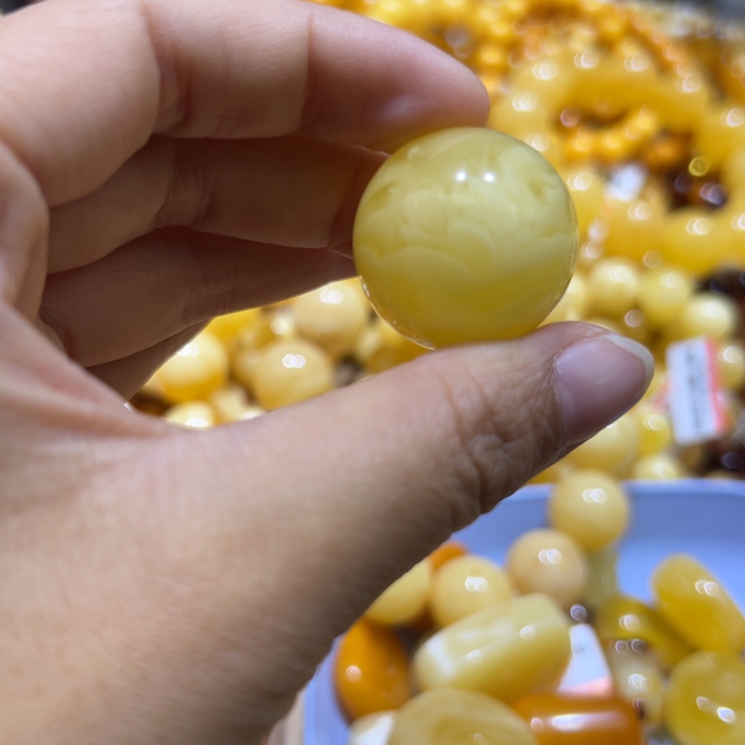 琥珀珠宝奇石未镶嵌