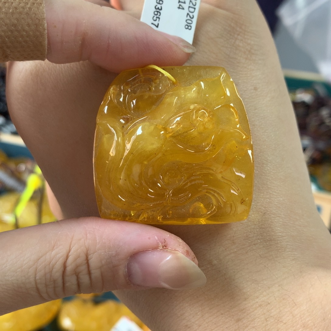 琥珀未镶嵌珠宝奇石13