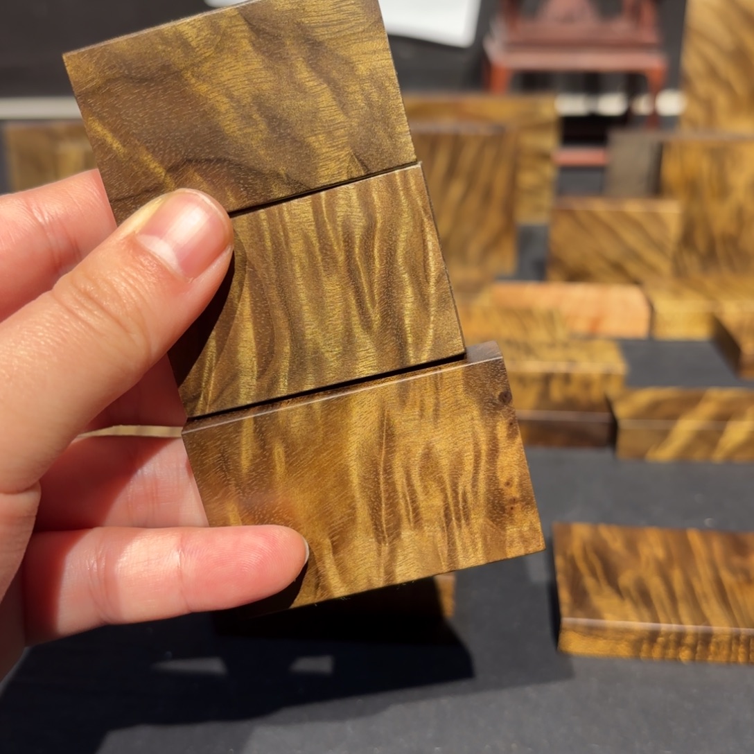 阅***美金丝楠木无事牌材料