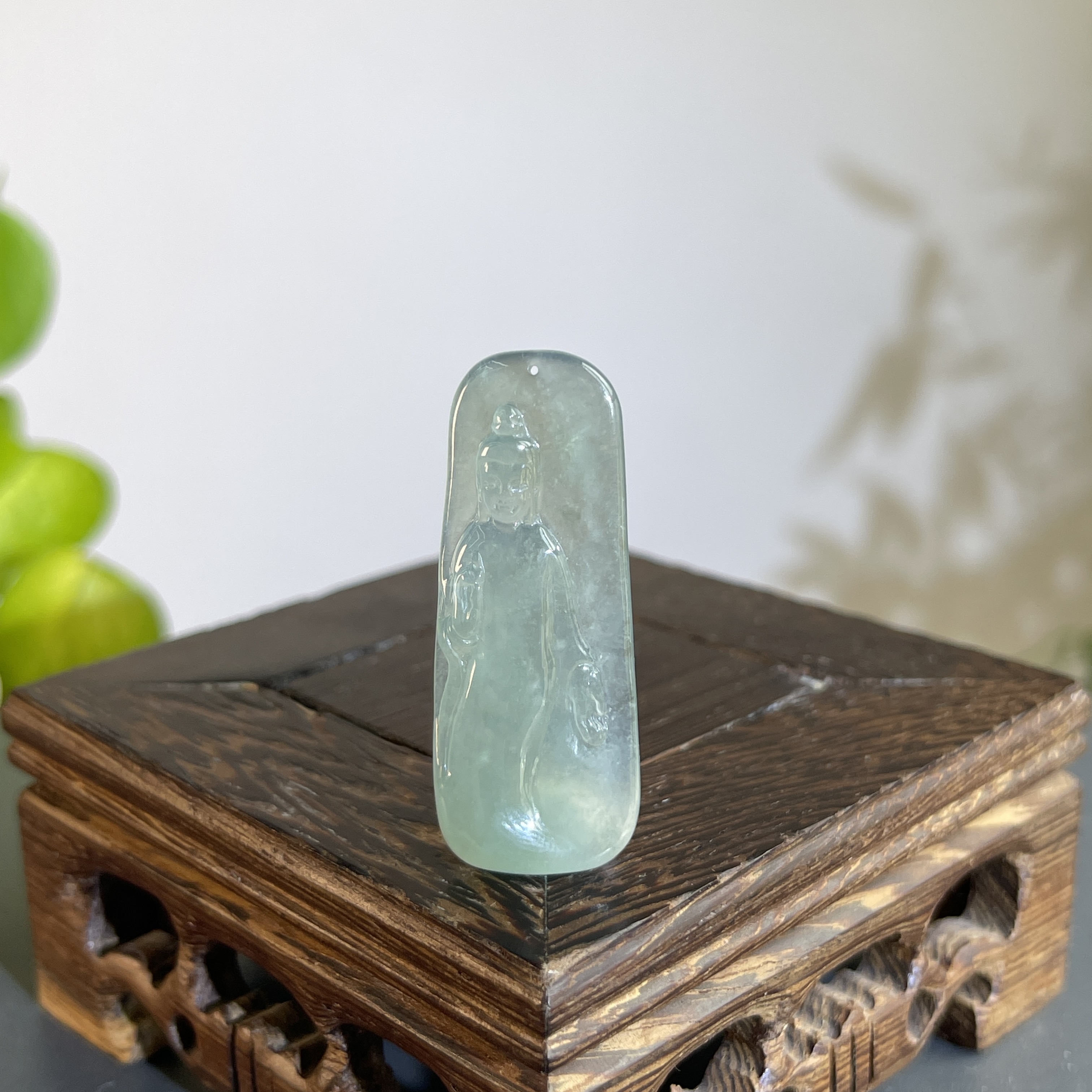 JXA08-45 天然缅甸翡翠A货 站观音