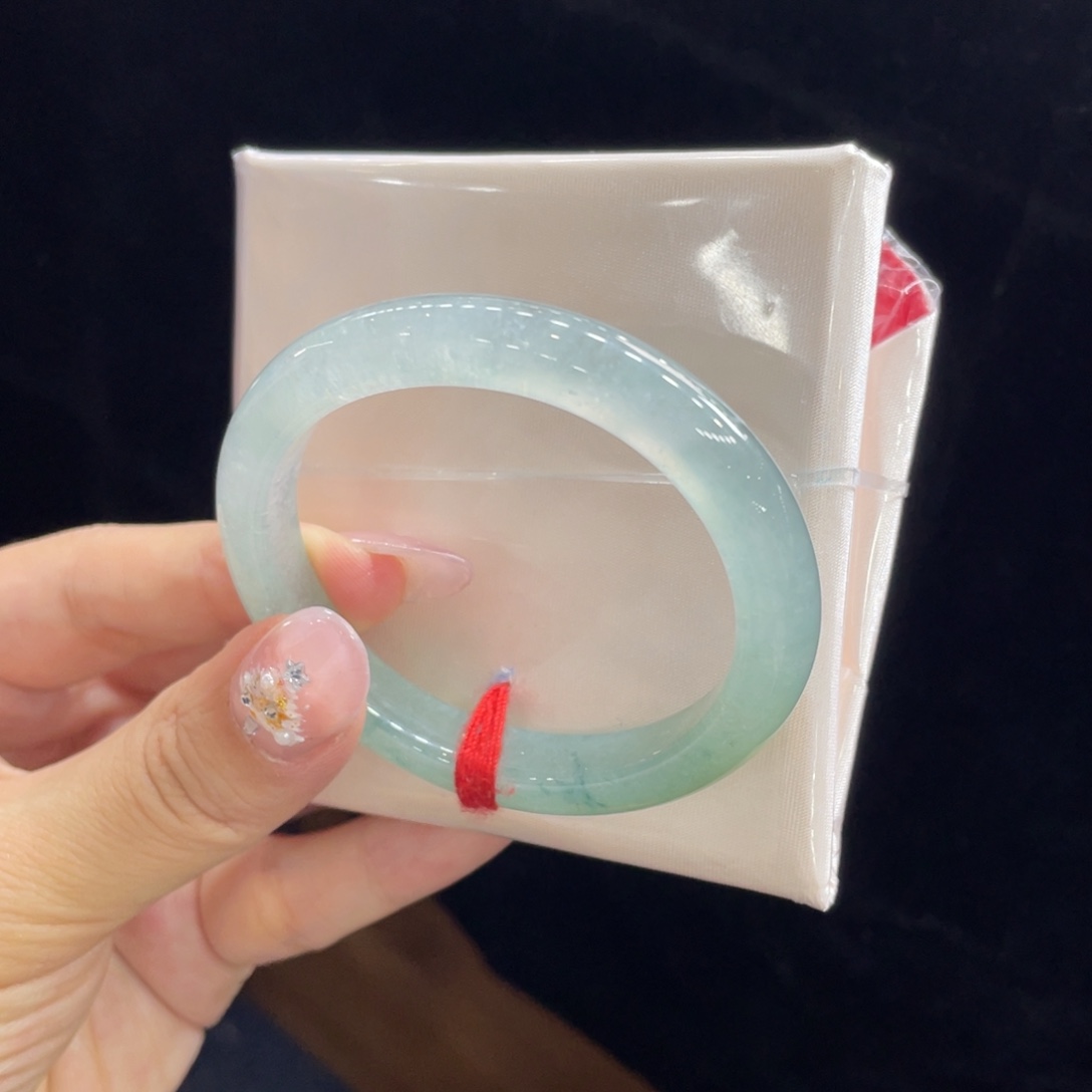 翡翠未镶嵌手镯06号 51贵妃冰底湖水绿