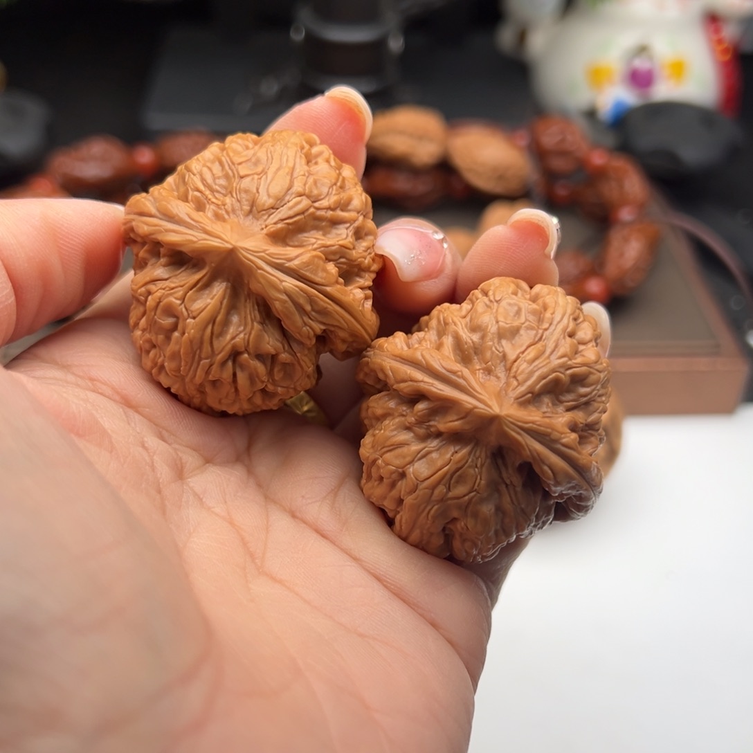 文玩核桃把件红锦鲤43