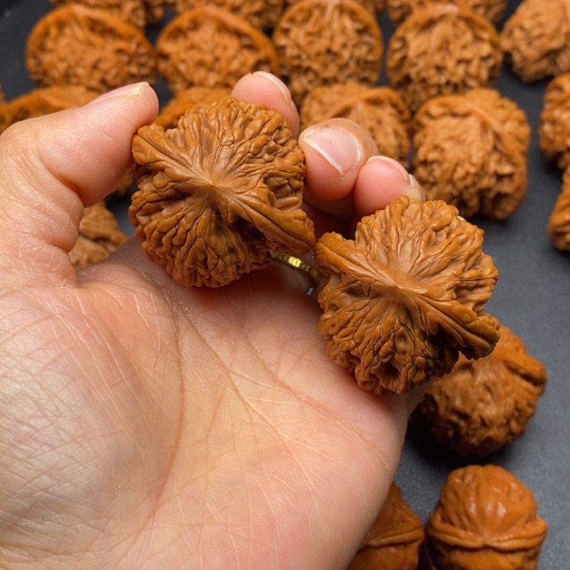 【闪购商品】文玩核桃把件40虎头