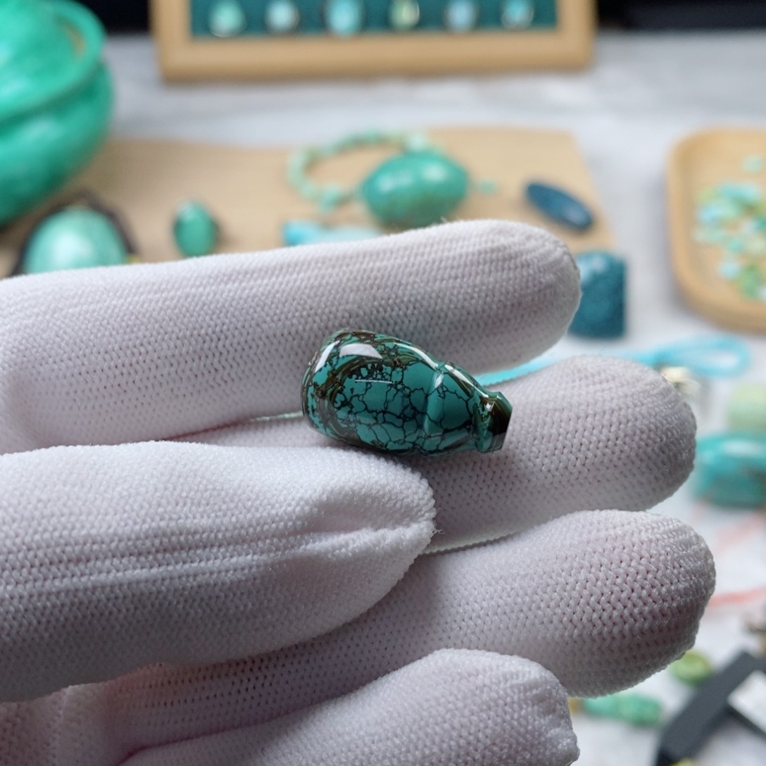 绿松石颈饰未镶嵌失***…