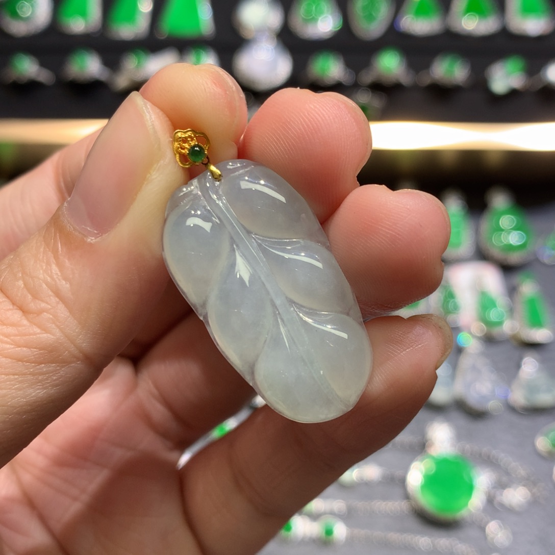 翡翠吊坠(不含链)18K金镶嵌