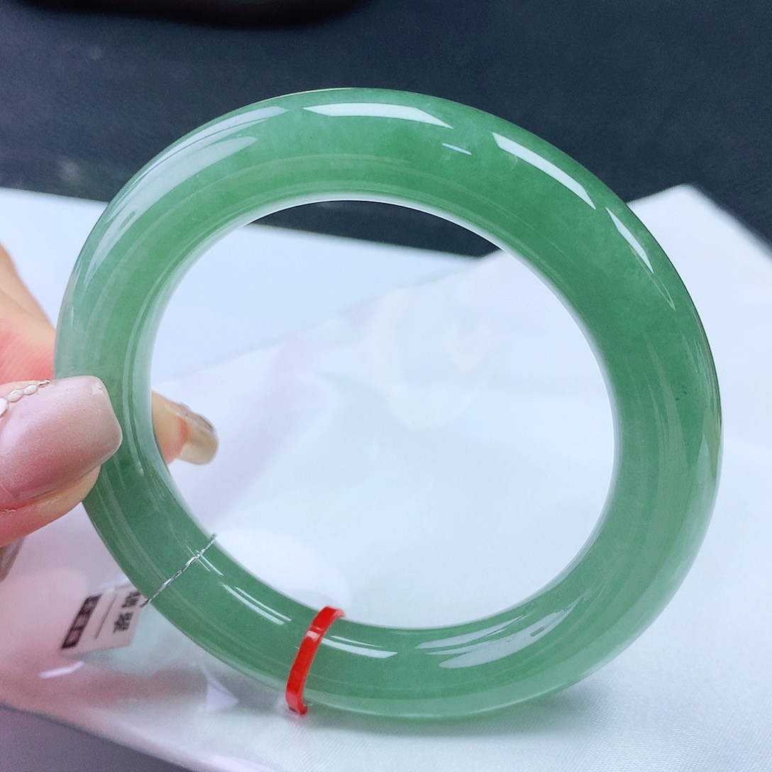 翡翠未镶嵌手镯54圈