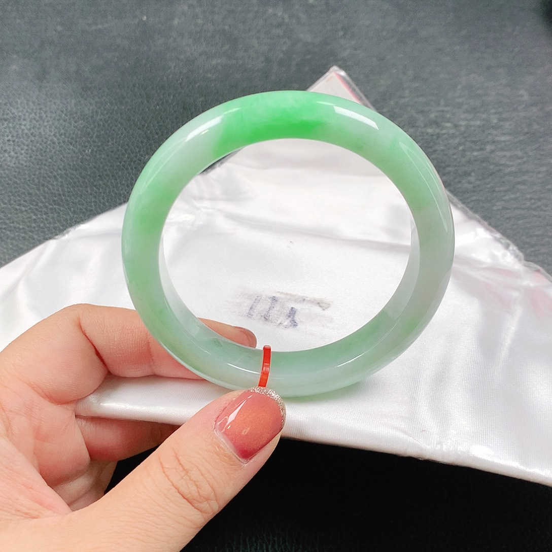 翡翠未镶嵌手镯03