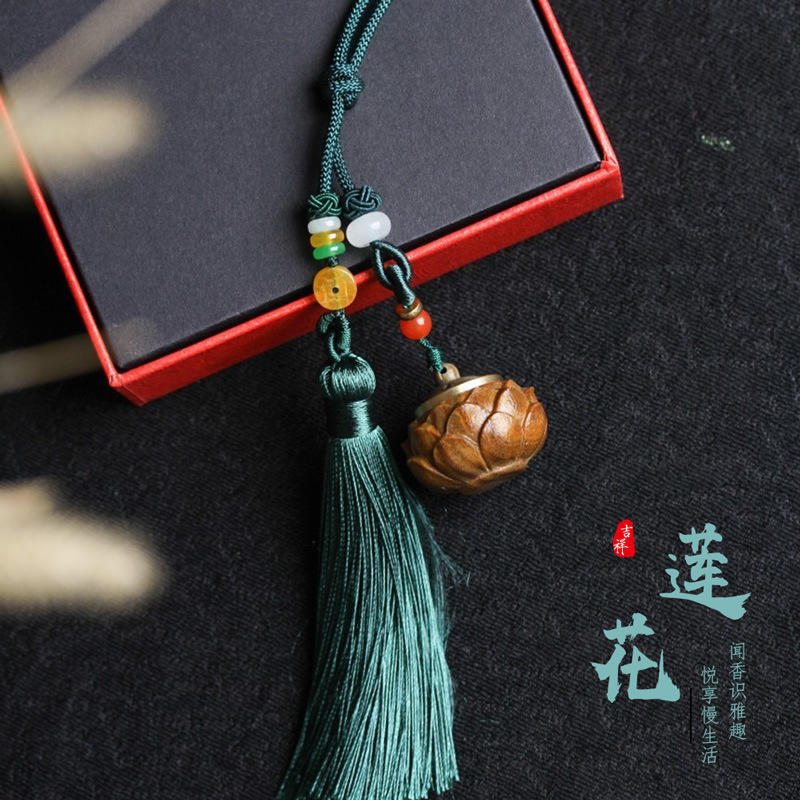 绿檀香木雕刻莲花香薰车挂件礼饰品
